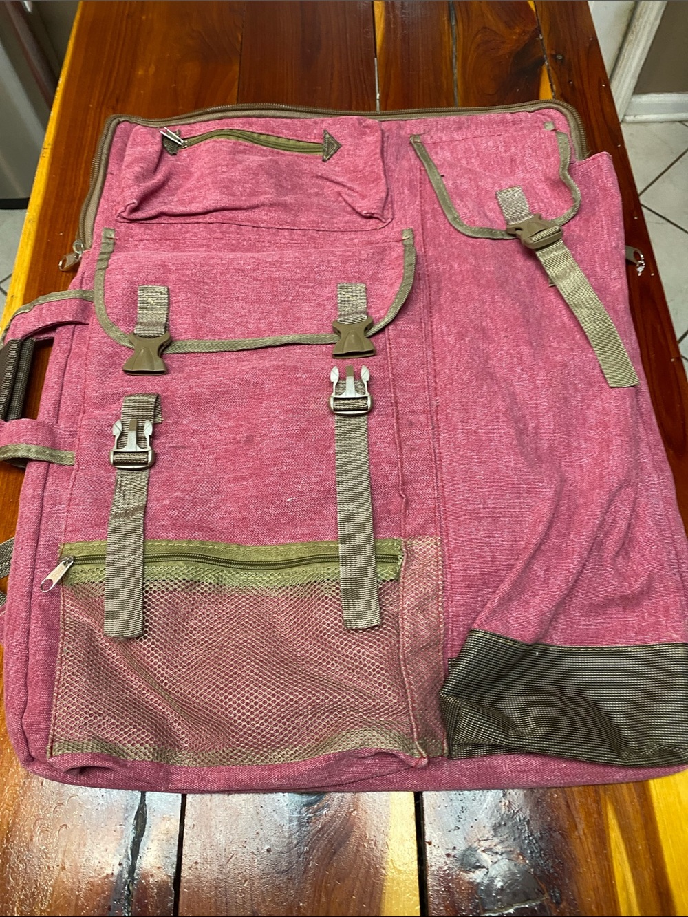 Oversized Versatile Men's Travel Backpack - Burgundy